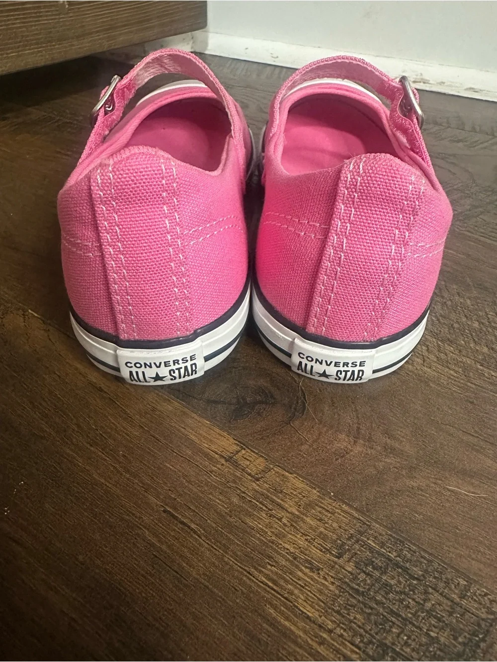 Converse bright pink
